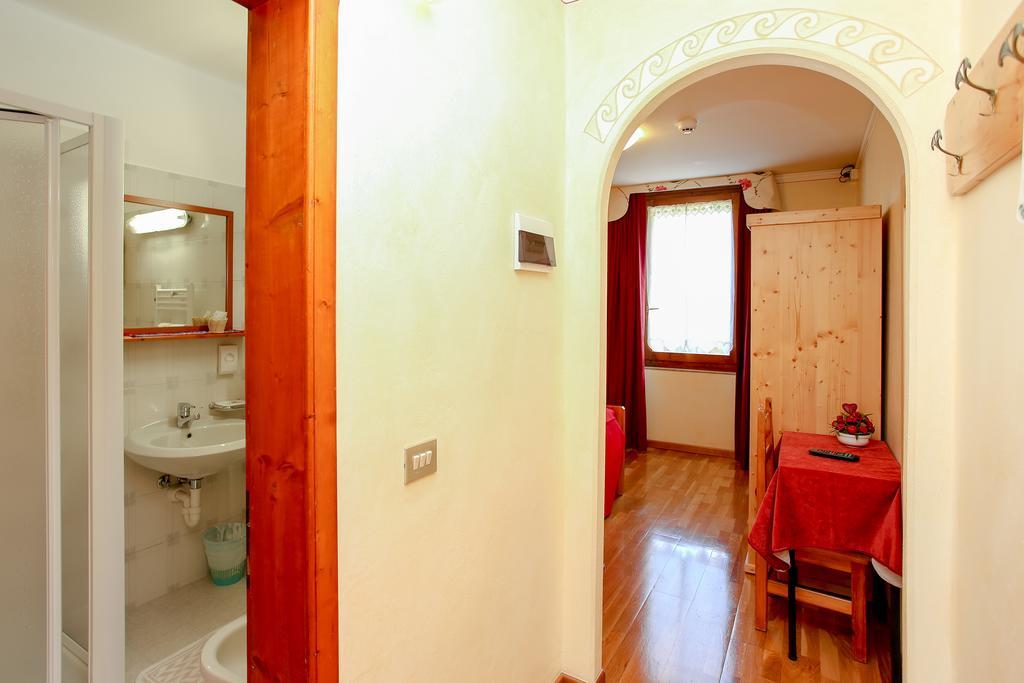 Adele Hotel 3*