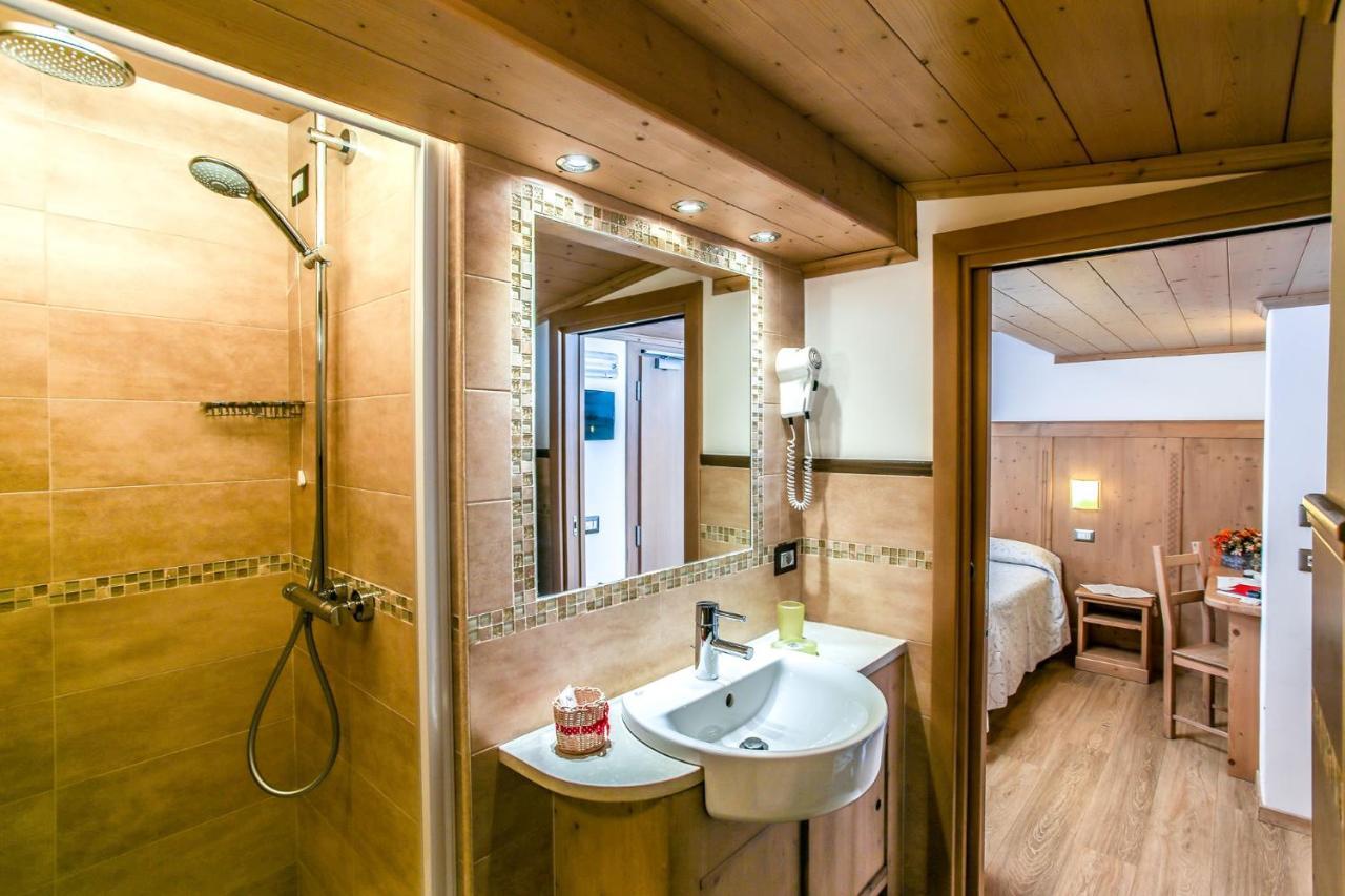 Adele Hotel 3*